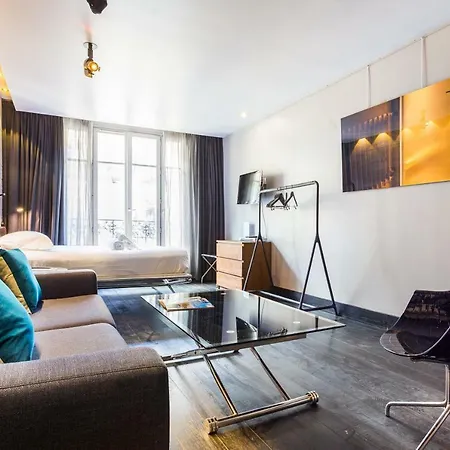 Cmg - Premium Tour Eiffel - 51 Paříž